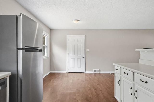 8338 Santa Fe Lane, Overland Park, KS 66212