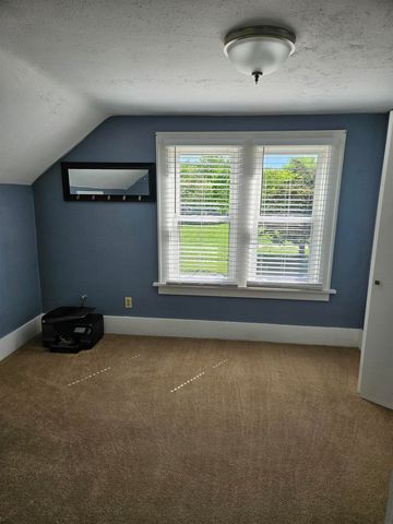 106 7th Ave NW, Oelwein, IA 50662