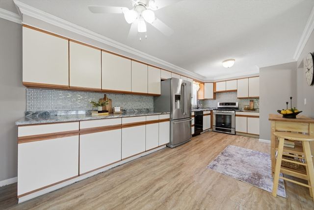 55 Burnham Rd, Billerica, MA 01862