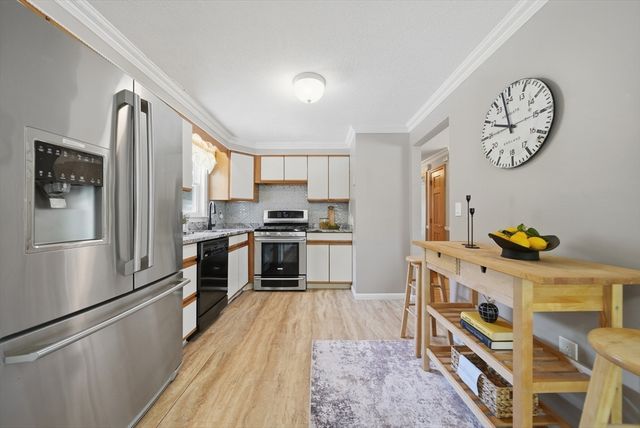 55 Burnham Rd, Billerica, MA 01862