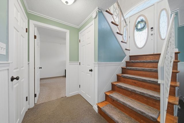 55 Burnham Rd, Billerica, MA 01862