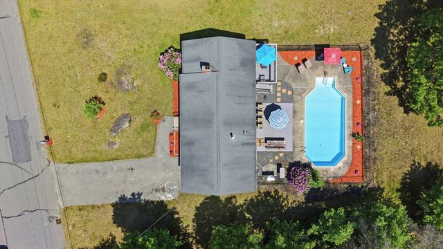 55 Burnham Rd, Billerica, MA 01862