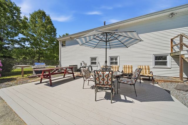 55 Burnham Rd, Billerica, MA 01862