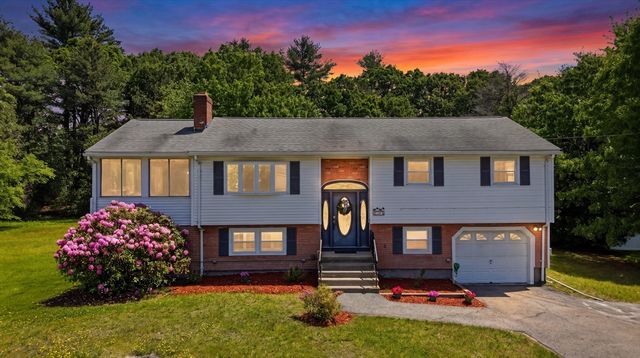 55 Burnham Rd, Billerica, MA 01862
