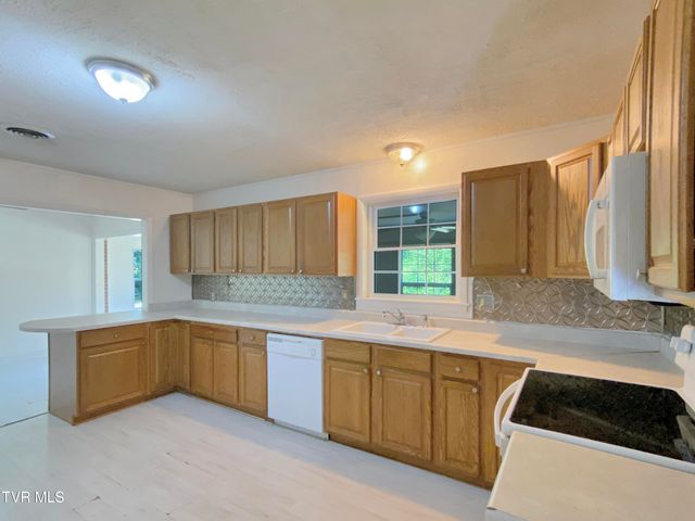 7691 Asheville Highway, Greeneville, TN 37743