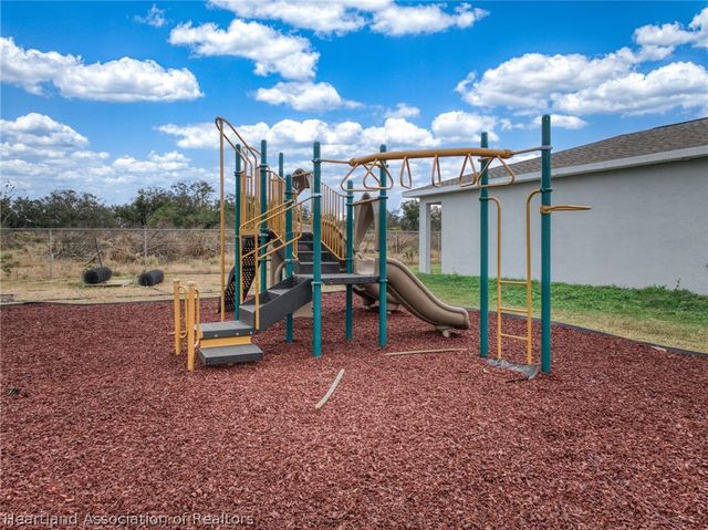 1407 Las Villas Blvd, Sebring, FL 33870