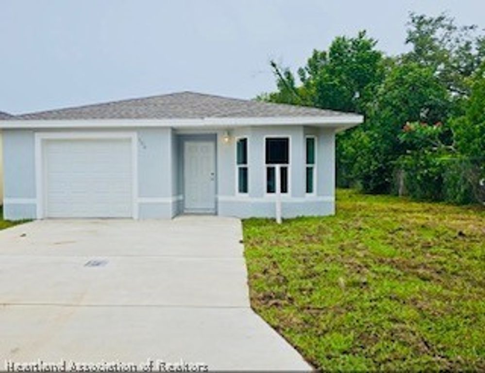 1407 Las Villas Blvd, Sebring, FL 33870