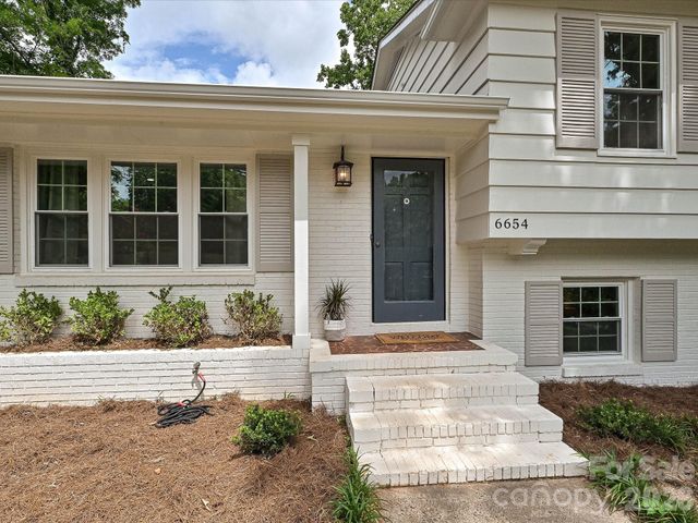 6654 Brookcrest Drive, Charlotte, NC 28210