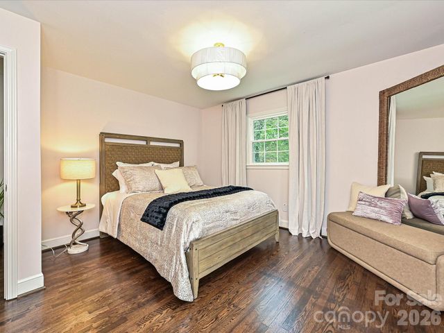 6654 Brookcrest Drive, Charlotte, NC 28210