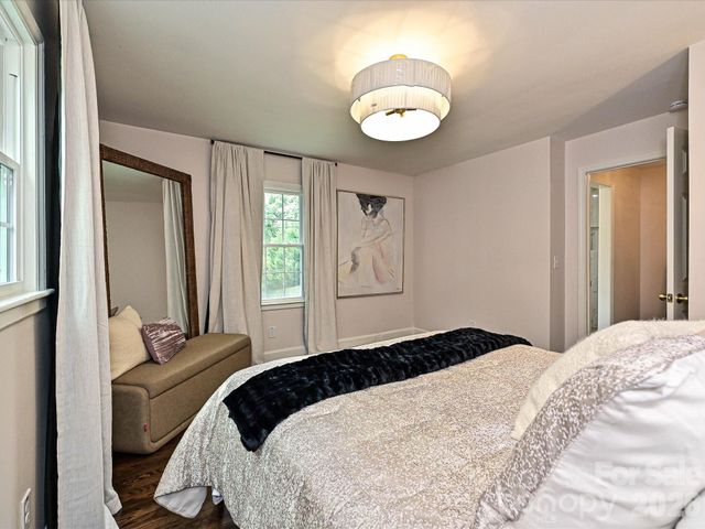 6654 Brookcrest Drive, Charlotte, NC 28210