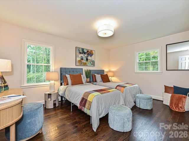 6654 Brookcrest Drive, Charlotte, NC 28210