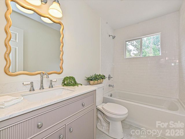 6654 Brookcrest Drive, Charlotte, NC 28210