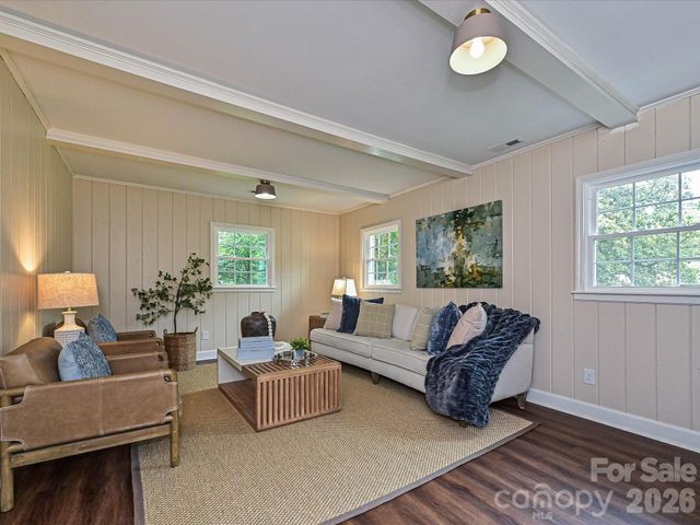 6654 Brookcrest Drive, Charlotte, NC 28210