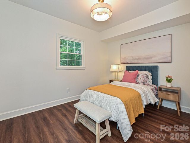 6654 Brookcrest Drive, Charlotte, NC 28210