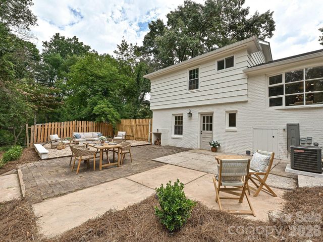 6654 Brookcrest Drive, Charlotte, NC 28210