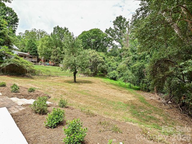 6654 Brookcrest Drive, Charlotte, NC 28210