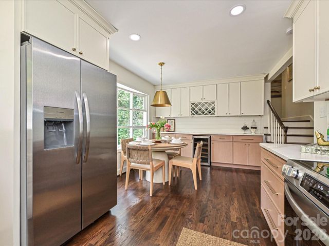 6654 Brookcrest Drive, Charlotte, NC 28210