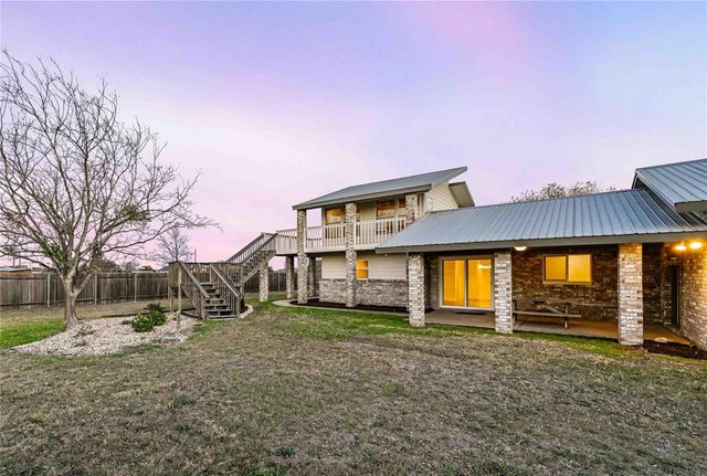 122 Forest Lake DR, Del Valle, TX 78617