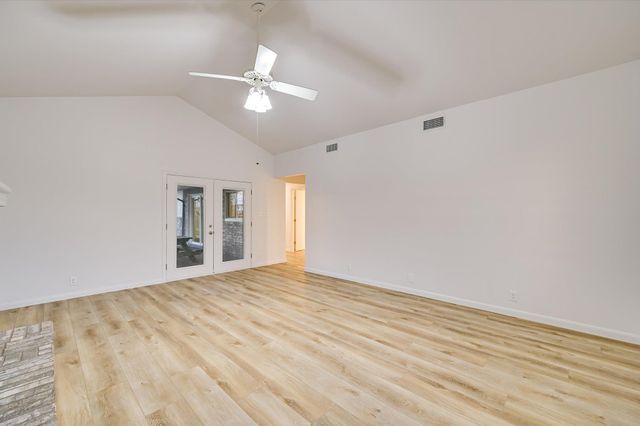 122 Forest Lake DR, Del Valle, TX 78617