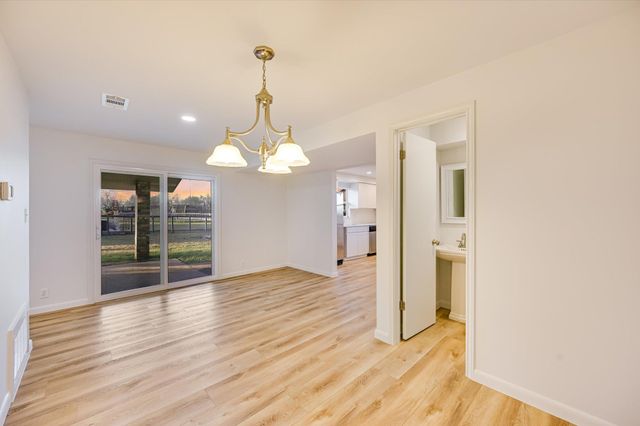 122 Forest Lake DR, Del Valle, TX 78617