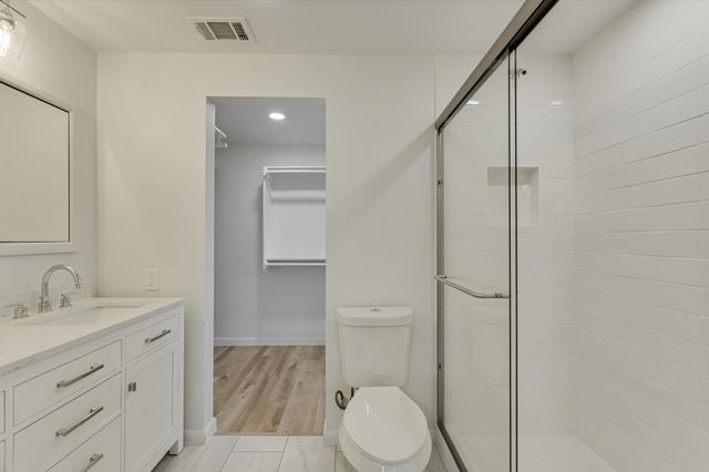 122 Forest Lake DR, Del Valle, TX 78617