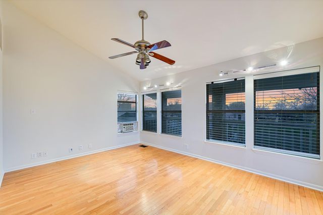 122 Forest Lake DR, Del Valle, TX 78617