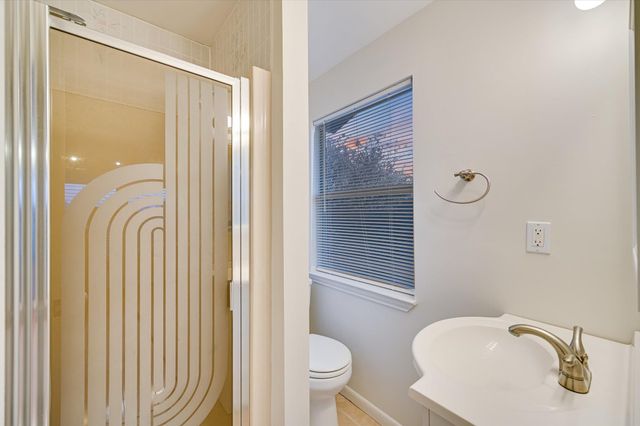 122 Forest Lake DR, Del Valle, TX 78617