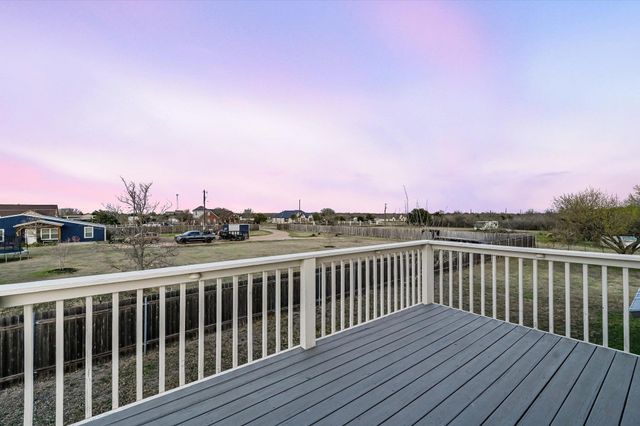 122 Forest Lake DR, Del Valle, TX 78617