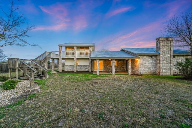 122 Forest Lake DR, Del Valle, TX 78617