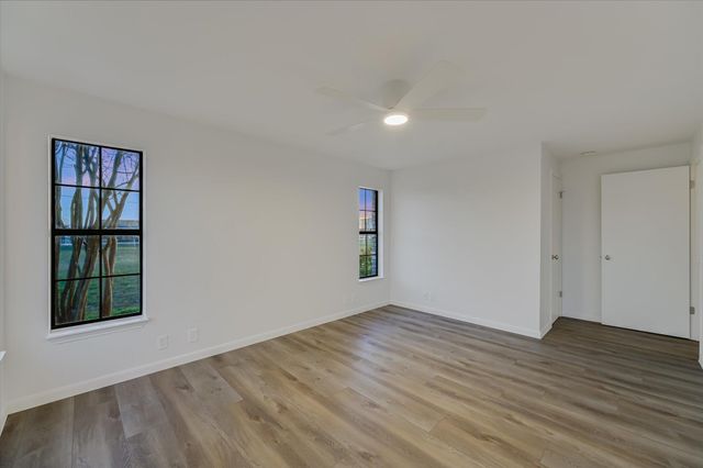 122 Forest Lake DR, Del Valle, TX 78617