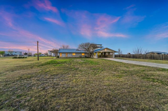 122 Forest Lake DR, Del Valle, TX 78617