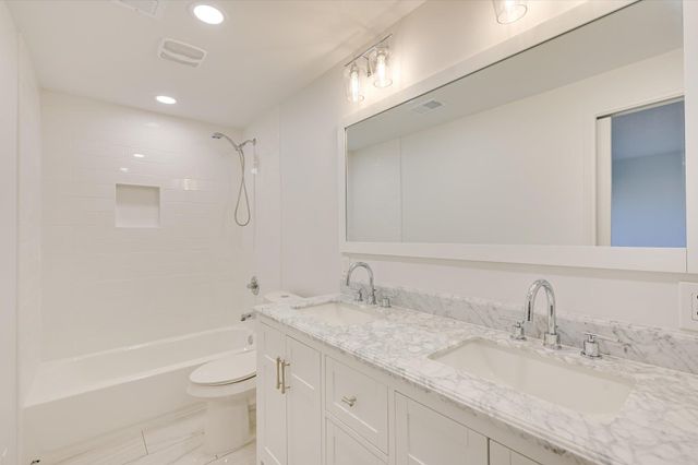 122 Forest Lake DR, Del Valle, TX 78617