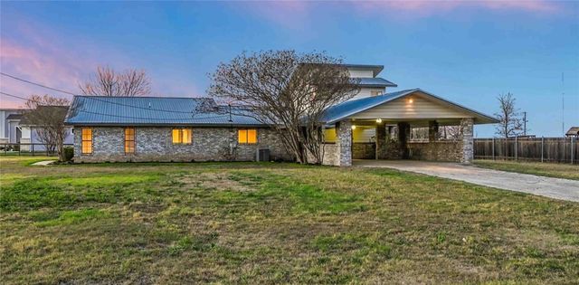 122 Forest Lake DR, Del Valle, TX 78617