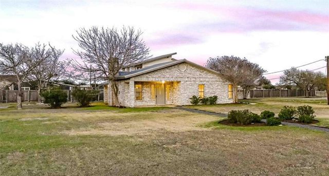 122 Forest Lake DR, Del Valle, TX 78617