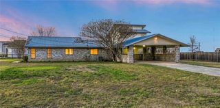 122 Forest Lake DR, Del Valle, TX 78617