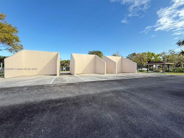 8520 SW 133rd Ave Rd 415, Miami, FL 33183