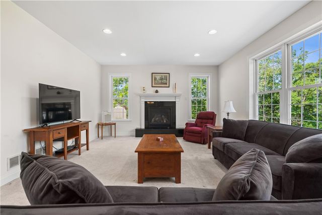 3940 Whitetail Court, Lowhill Twp, PA 18078