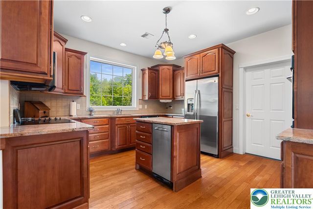 3940 Whitetail Court, Lowhill Twp, PA 18078
