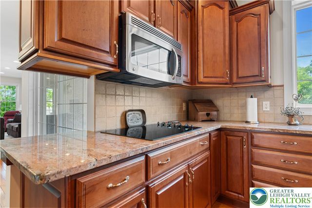 3940 Whitetail Court, Lowhill Twp, PA 18078