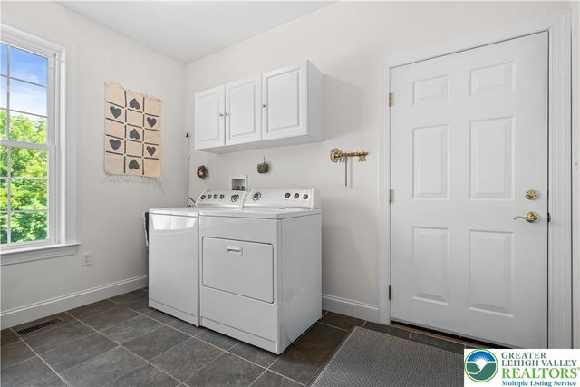 3940 Whitetail Court, Lowhill Twp, PA 18078