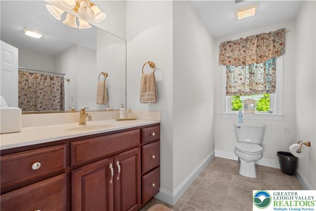 3940 Whitetail Court, Lowhill Twp, PA 18078