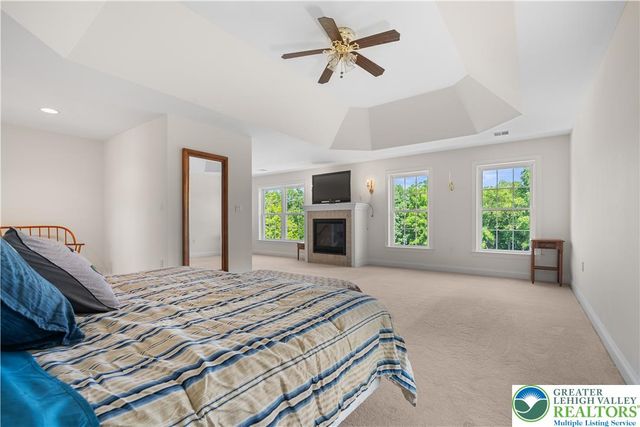 3940 Whitetail Court, Lowhill Twp, PA 18078
