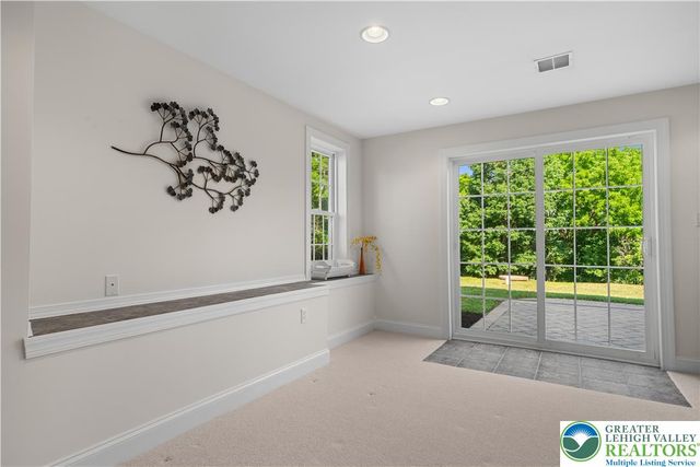 3940 Whitetail Court, Lowhill Twp, PA 18078
