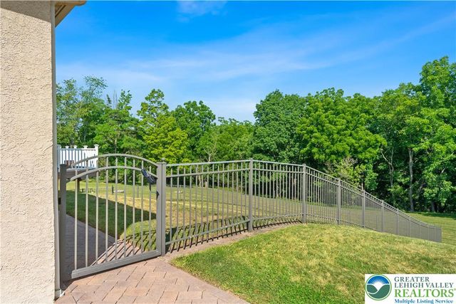 3940 Whitetail Court, Lowhill Twp, PA 18078