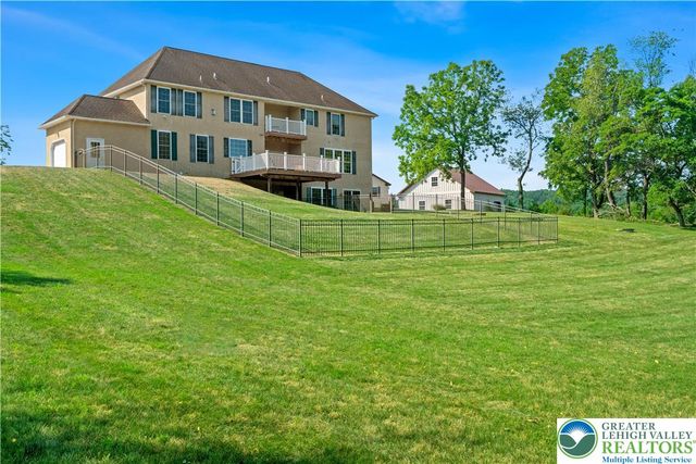 3940 Whitetail Court, Lowhill Twp, PA 18078