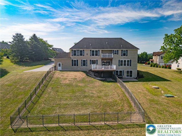 3940 Whitetail Court, Lowhill Twp, PA 18078