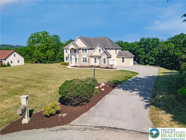 3940 Whitetail Court, Lowhill Twp, PA 18078