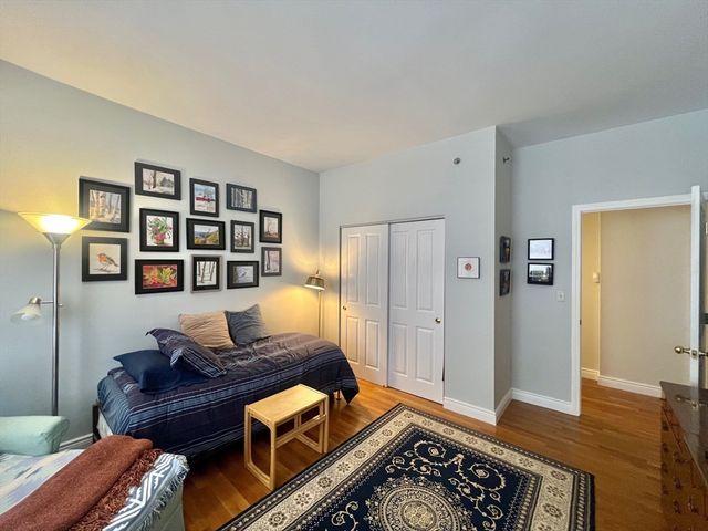 4 Charlesgate East 402, Boston, MA 02115