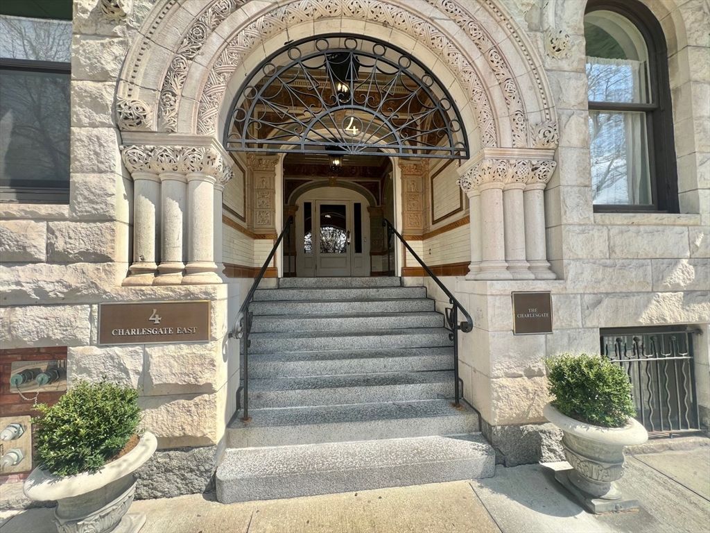 4 Charlesgate East 402, Boston, MA 02115
