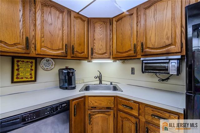 4 Martin Van Buren Drive B, Monroe, NJ 08831